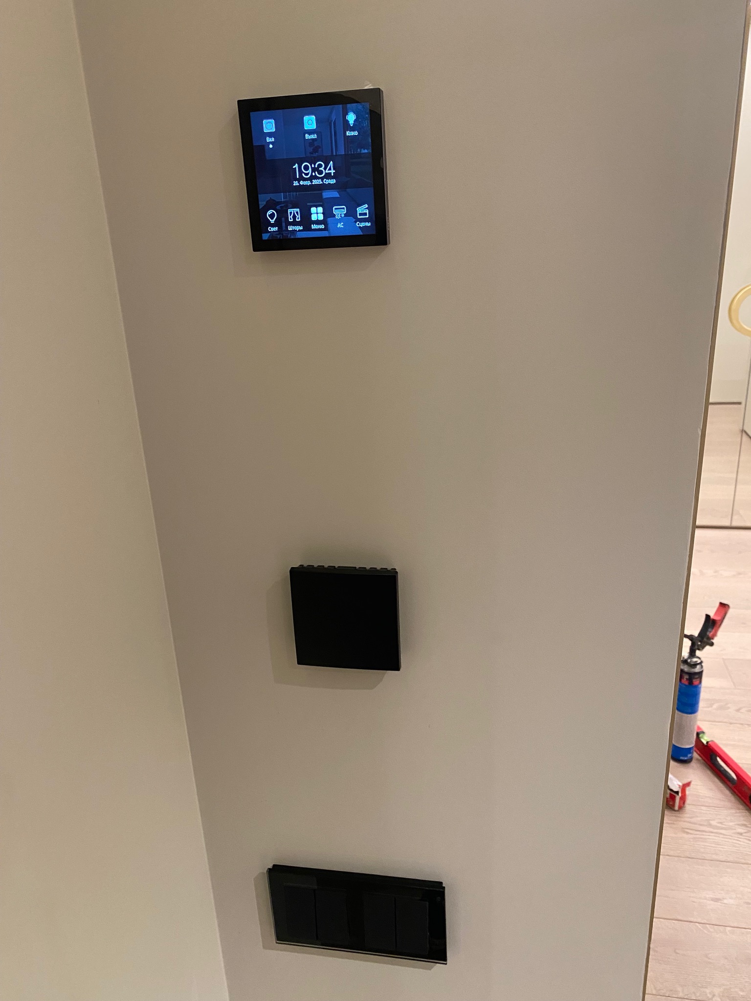 Панель и настенные клавиши